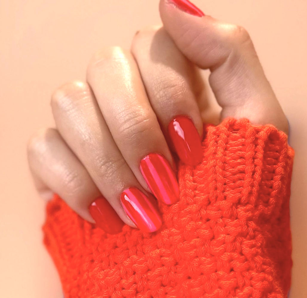 Manucure rouge brillant